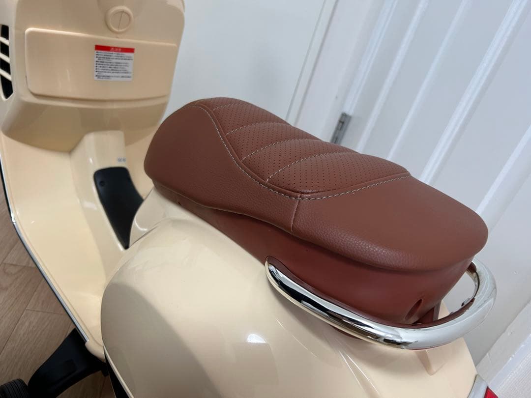 電動バイク ベスパ 子供用 乗用　補助輪付