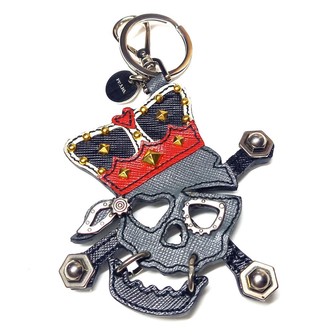 七緒様プラダ スカル ガイコツ ドクロ 王冠 キーリング キーホルダー レザー