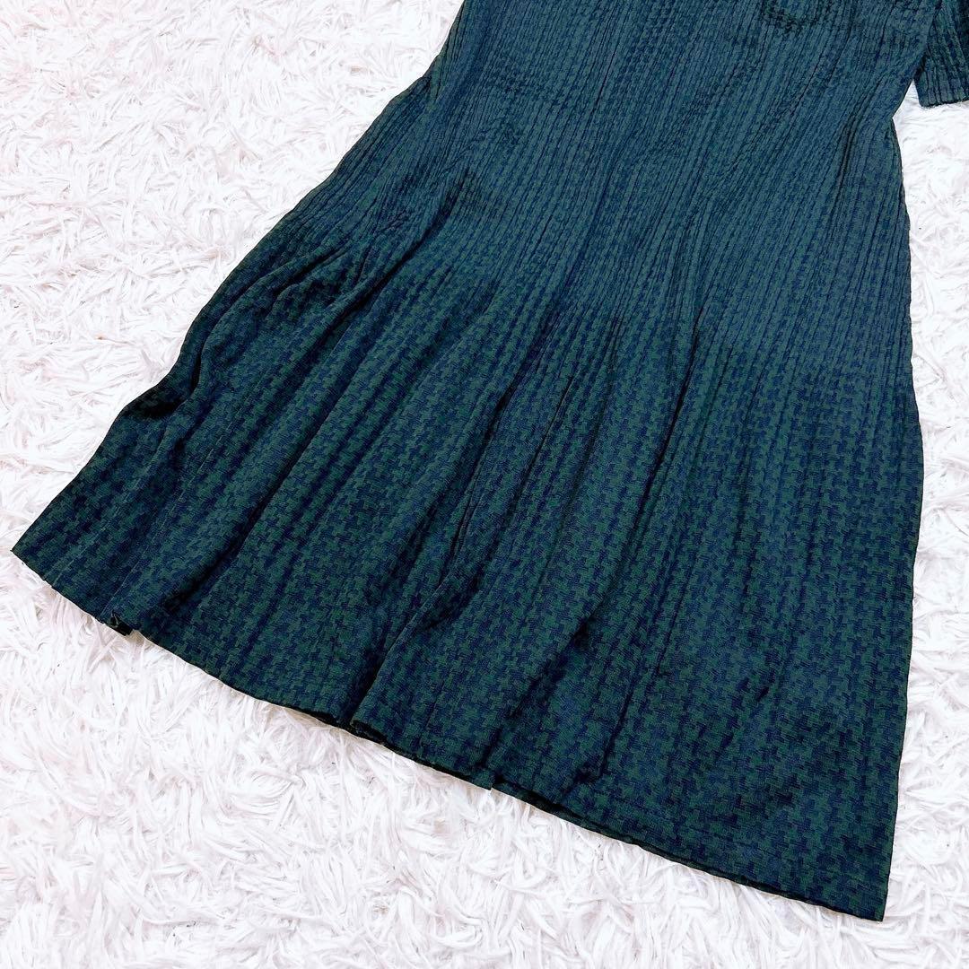 PLEATS PLEASE ワンピース 総柄　ハイネック グリーン　サイズ3