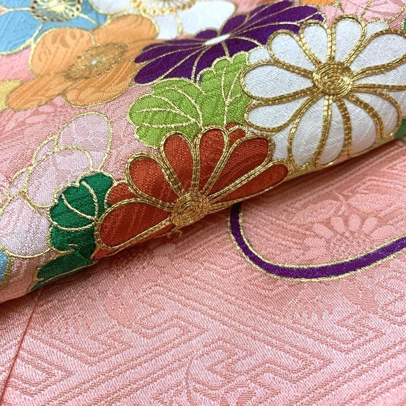 505ag37■七五三 千總 七歳 女児 着物のみ 金駒刺繍 菊 梅■美品