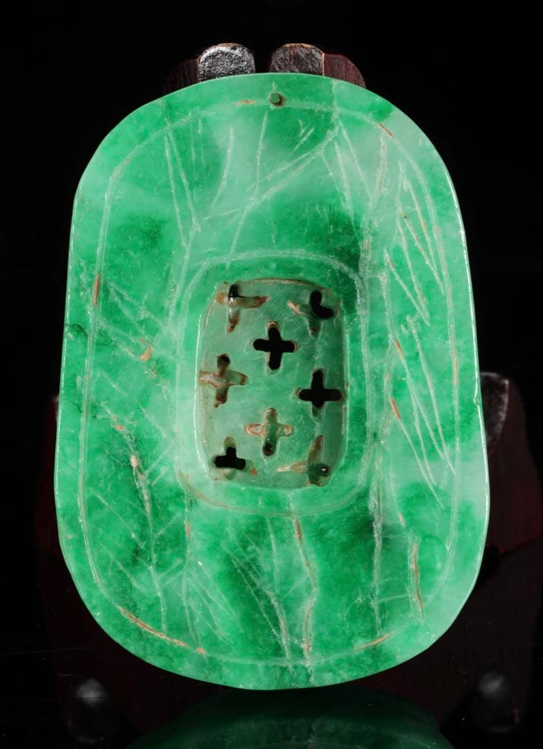 極上翡翠 花鳥文牌 透彫 玉石彫刻 ヒスイ 天然ジェイダイト 木箱付 古美術品