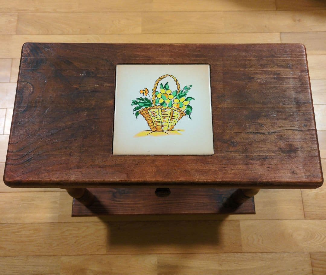 木製サイドテーブル　カフェテーブル