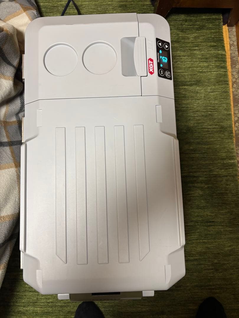 早い者勝ち Makita 冷温庫 キャスター付き CW001GZO