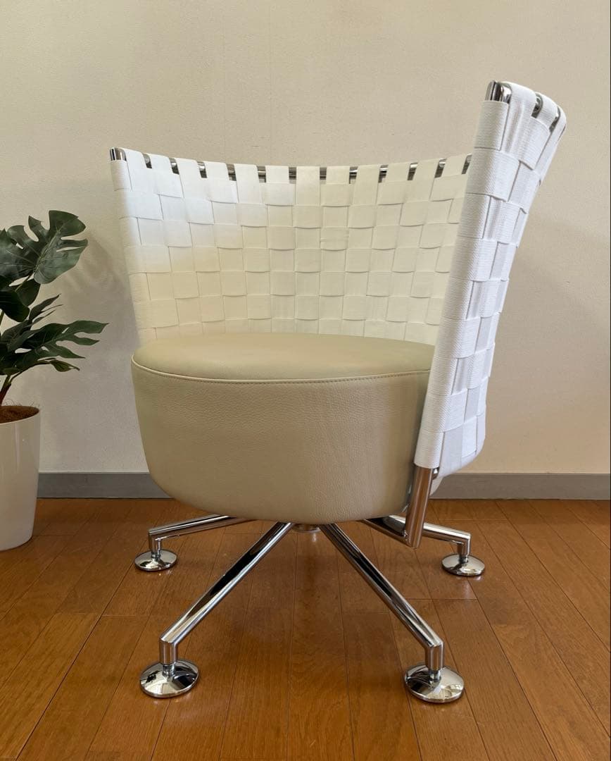 ドイツ　COR コア　サーコ　ラウンジチェア② 本革　モダン　39万〜　美品