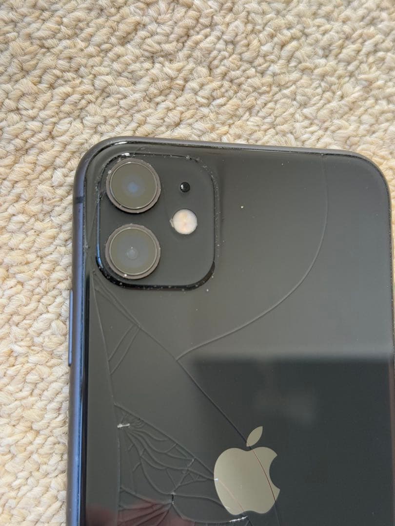 iPhone11 【背面割れ】 128GB 本体 SIMフリー