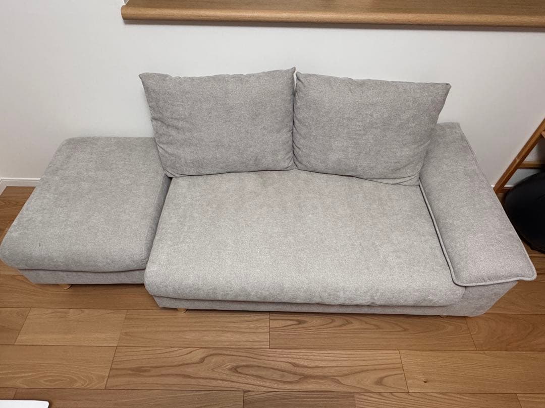 ライトグレー ファブリック 2人掛けソファ