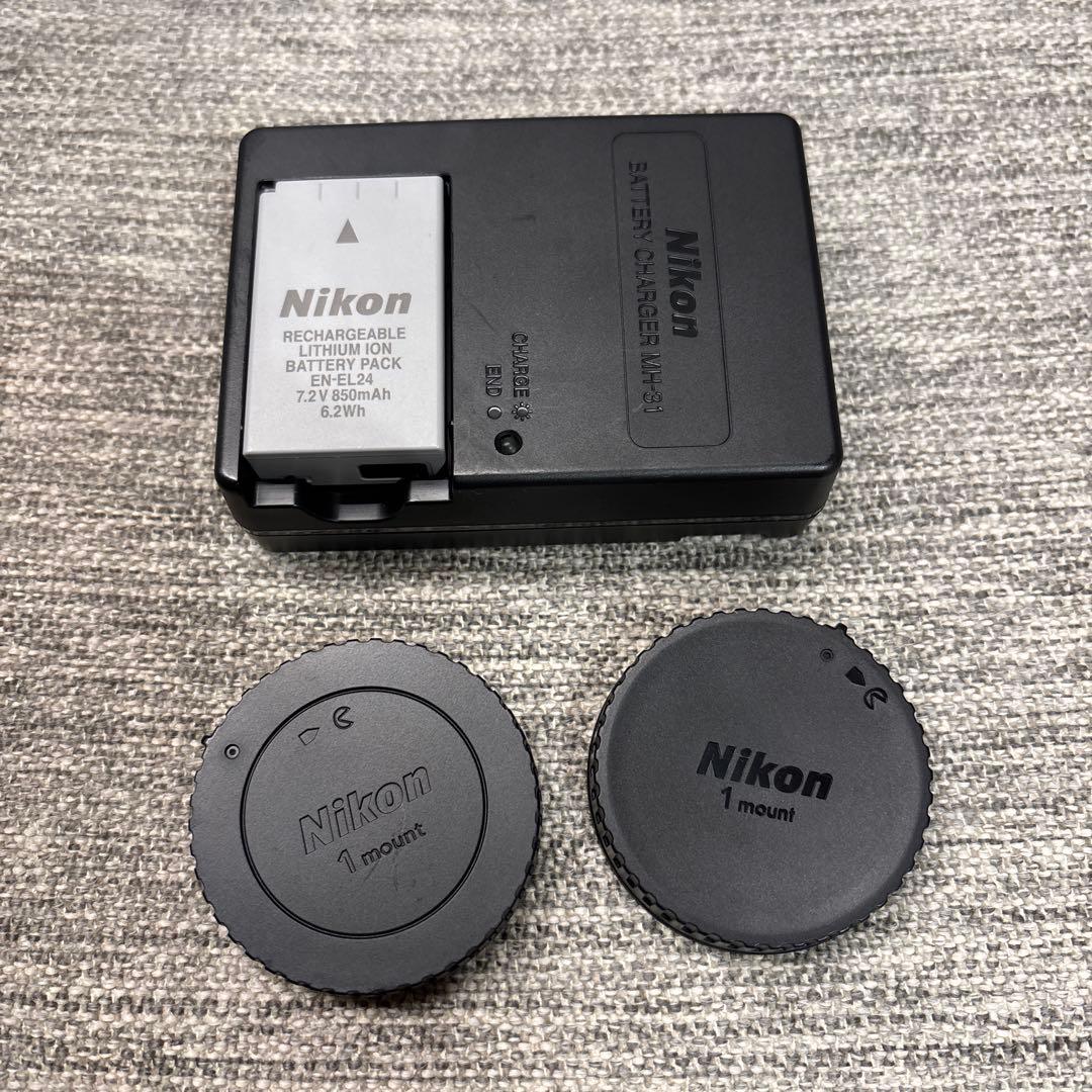 T*i様 Wi-Fi搭載 Nikon 1 j5 ダブルレンズキット　ミラーレス一