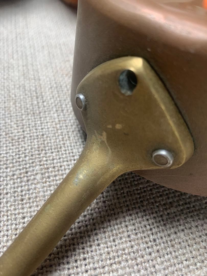 フランス アンティーク 壁掛け装飾に 軽い銅鍋５個セットコッパー 片手鍋 真鍮