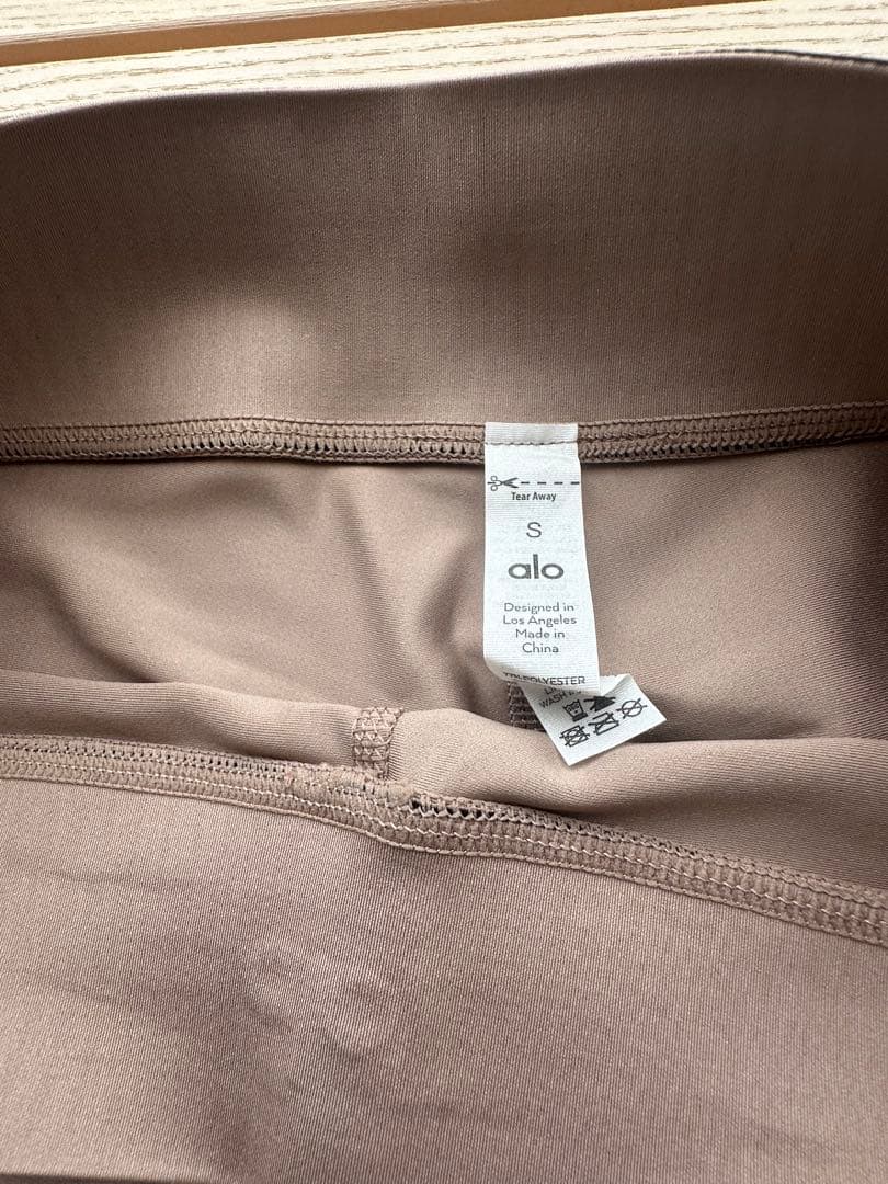 alo Yoga アロ ヨガ ピラティス レギンス ベージュ エアリフト