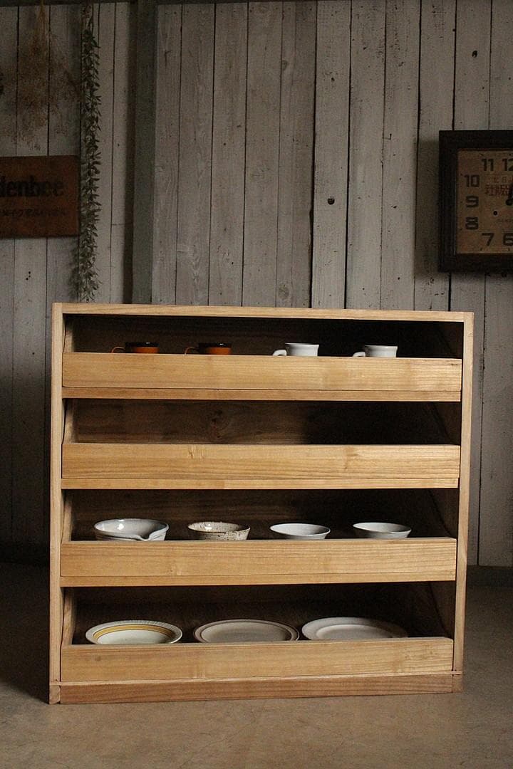 古い木製の引き出し4段　食器棚　キャビネット　古家具　古民家