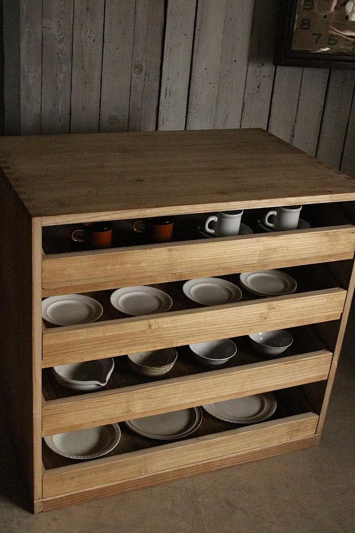 古い木製の引き出し4段　食器棚　キャビネット　古家具　古民家