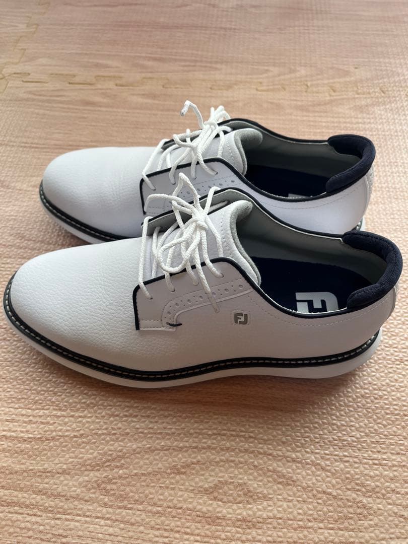 FJ ホワイト ゴルフシューズ スパイクレス