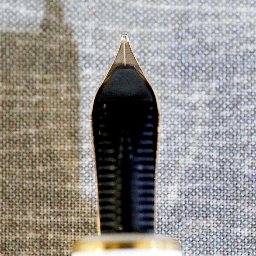 【限定品 極美品】ペリカン 万年筆 Ｍ６００ レッドホワイト スーベレーン