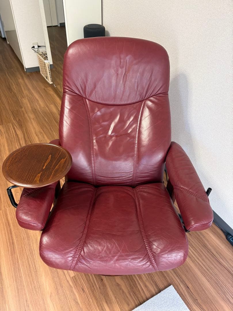 エコーネス　ストレスレスチェアー（オットマンは別売り）　サイドテーブル付き