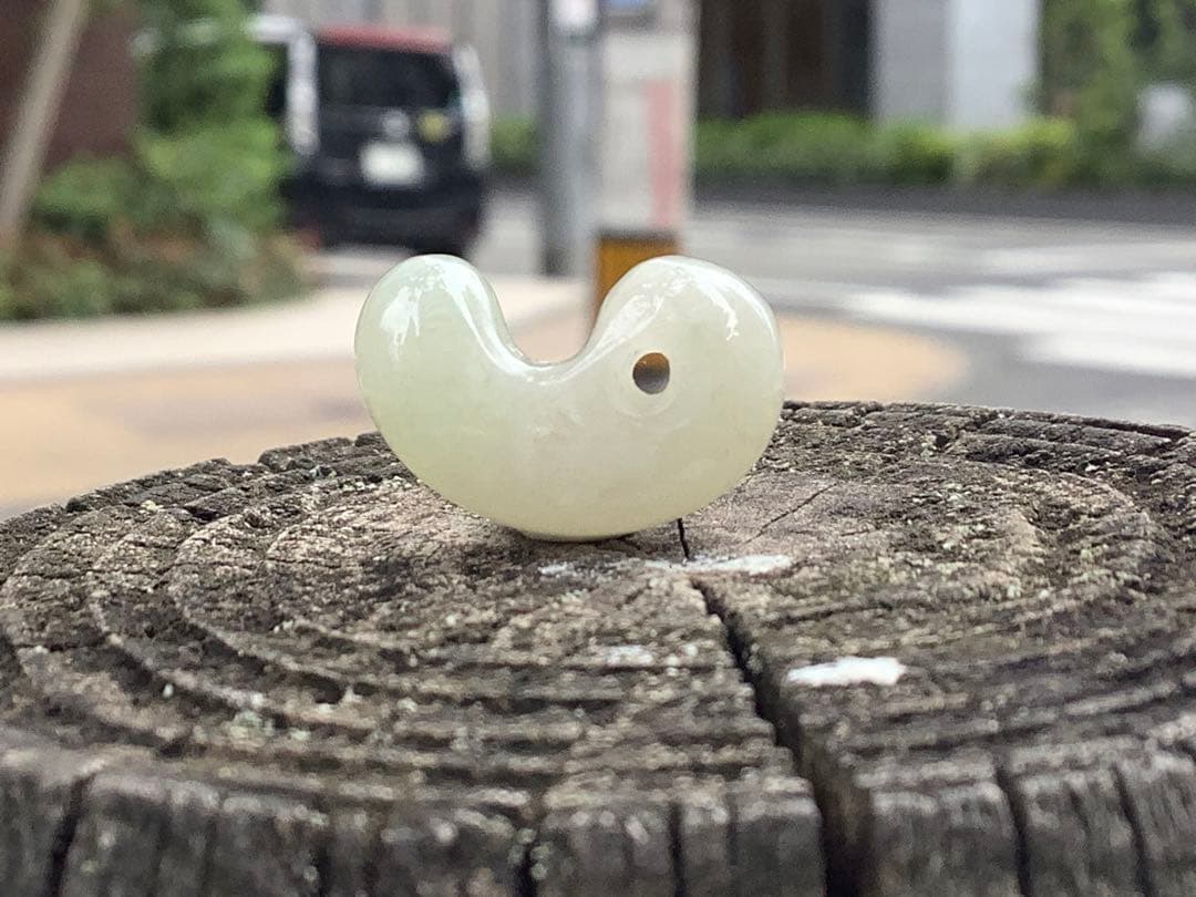 ✳極上材料使用‼️ 氷*糸魚川翡翠勾玉　神様と通じる縁起物お守り　鑑別書取得極上品