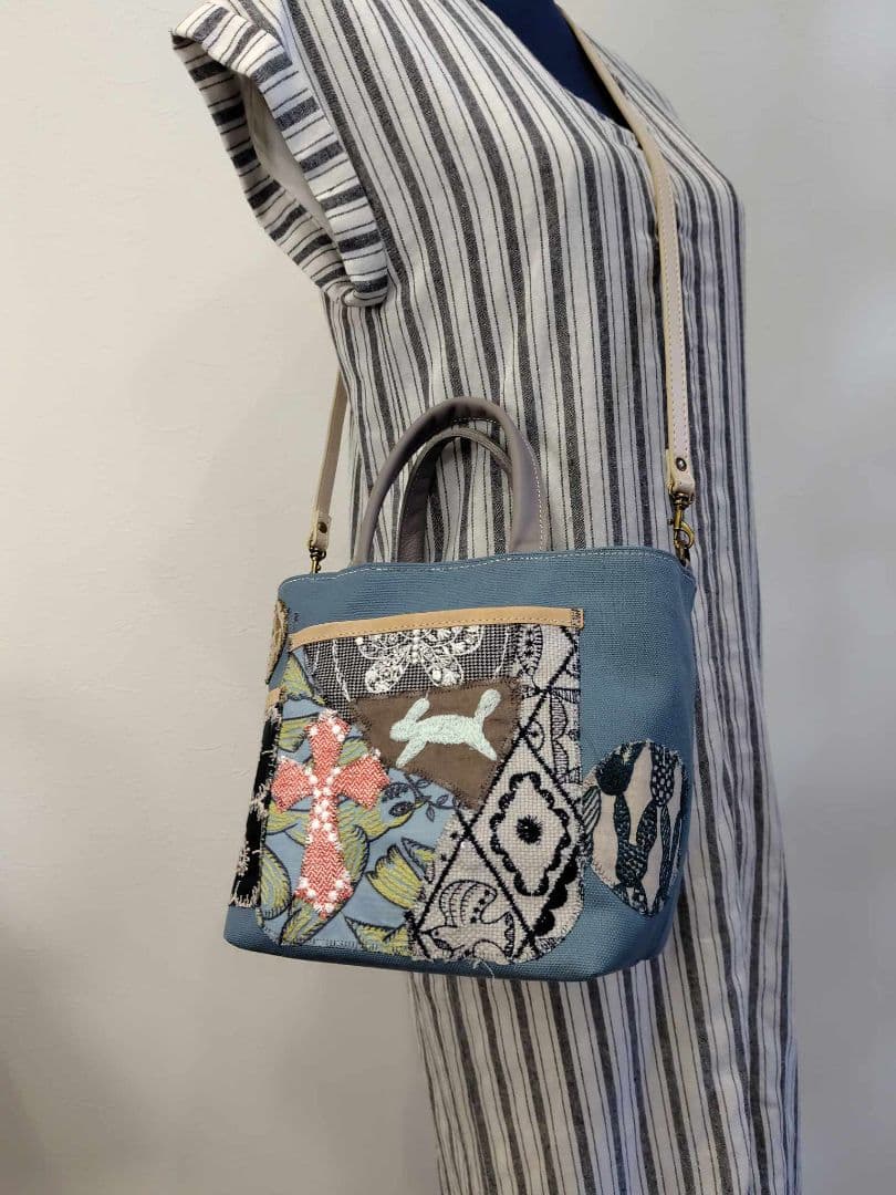 ミナペルホネン /タンバリンクロスカケラパッチ/しきりトートSサイズ/ブルー