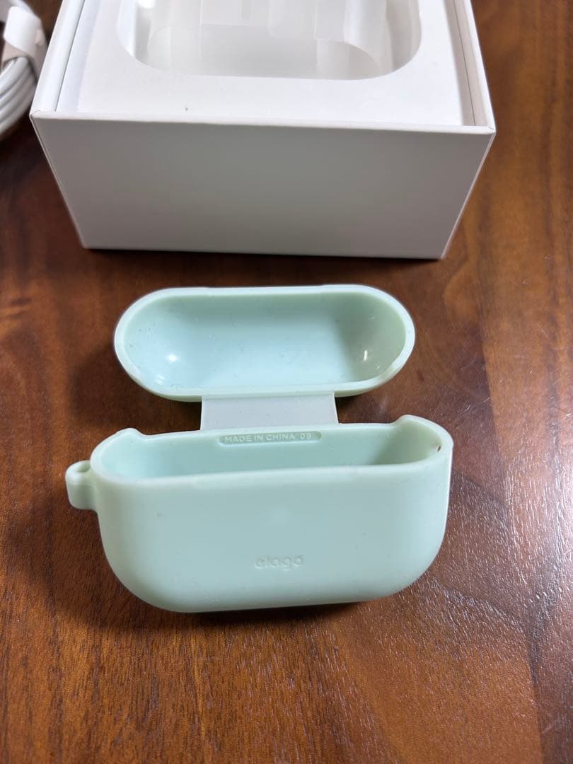 【美品】MQD83J/A AirPods Pro 2 及びおまけケース付き