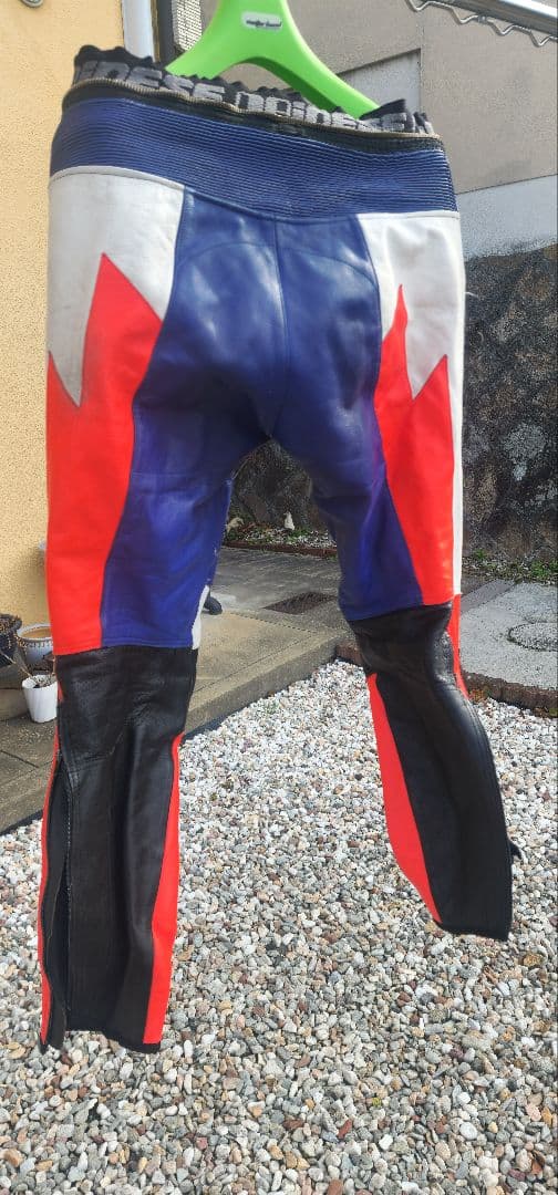 ダイネーゼレーシングレザーパンツ。サイズ52ファスナー付き。 きずほとんど無し