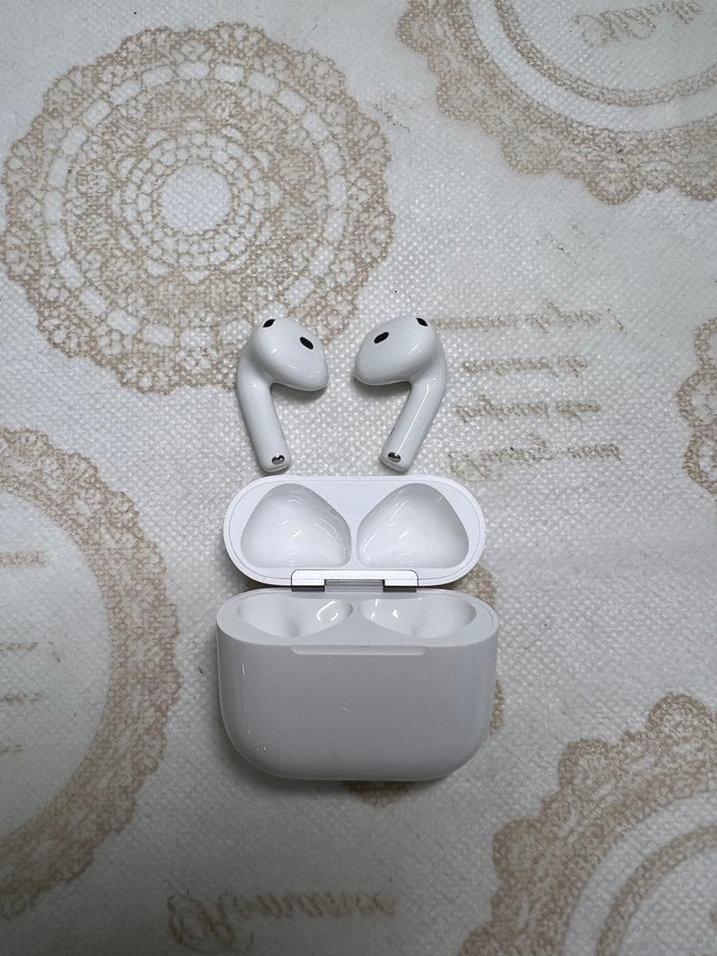 Airpods 4本体 ホワイト