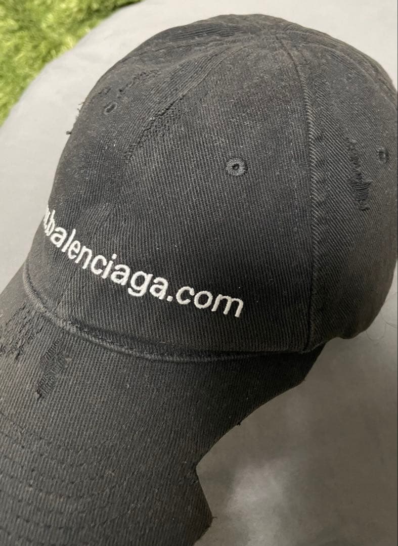 BALENCIAGA ピアス キャップ 23AW