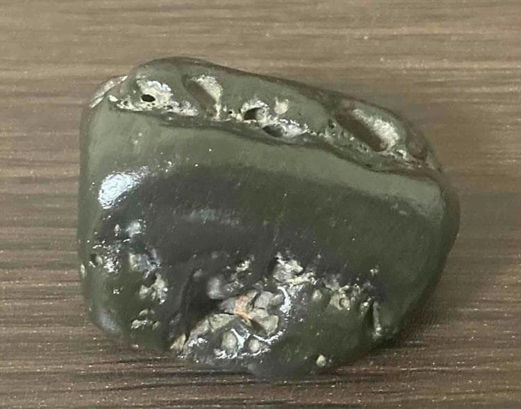 なんと超特価！15,000円！少し大きめで磁石を装着！美しい神秘の横笛隕石！