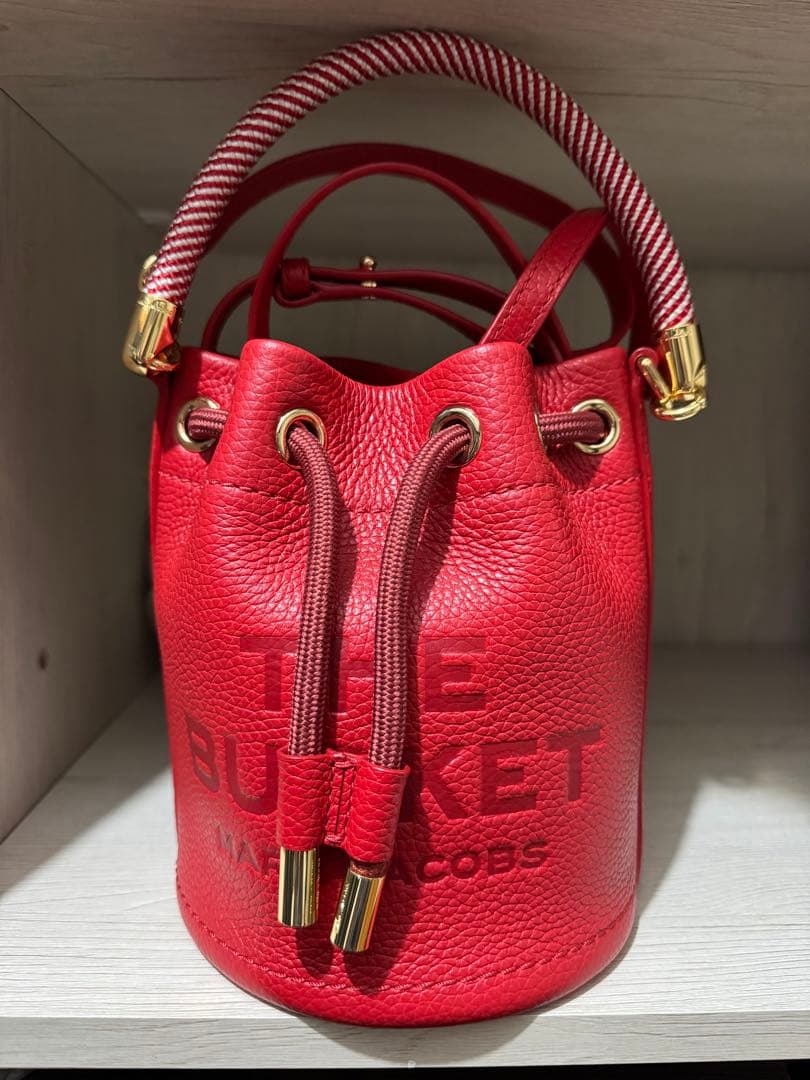 マークジェイコブス　バケットバッグ　赤