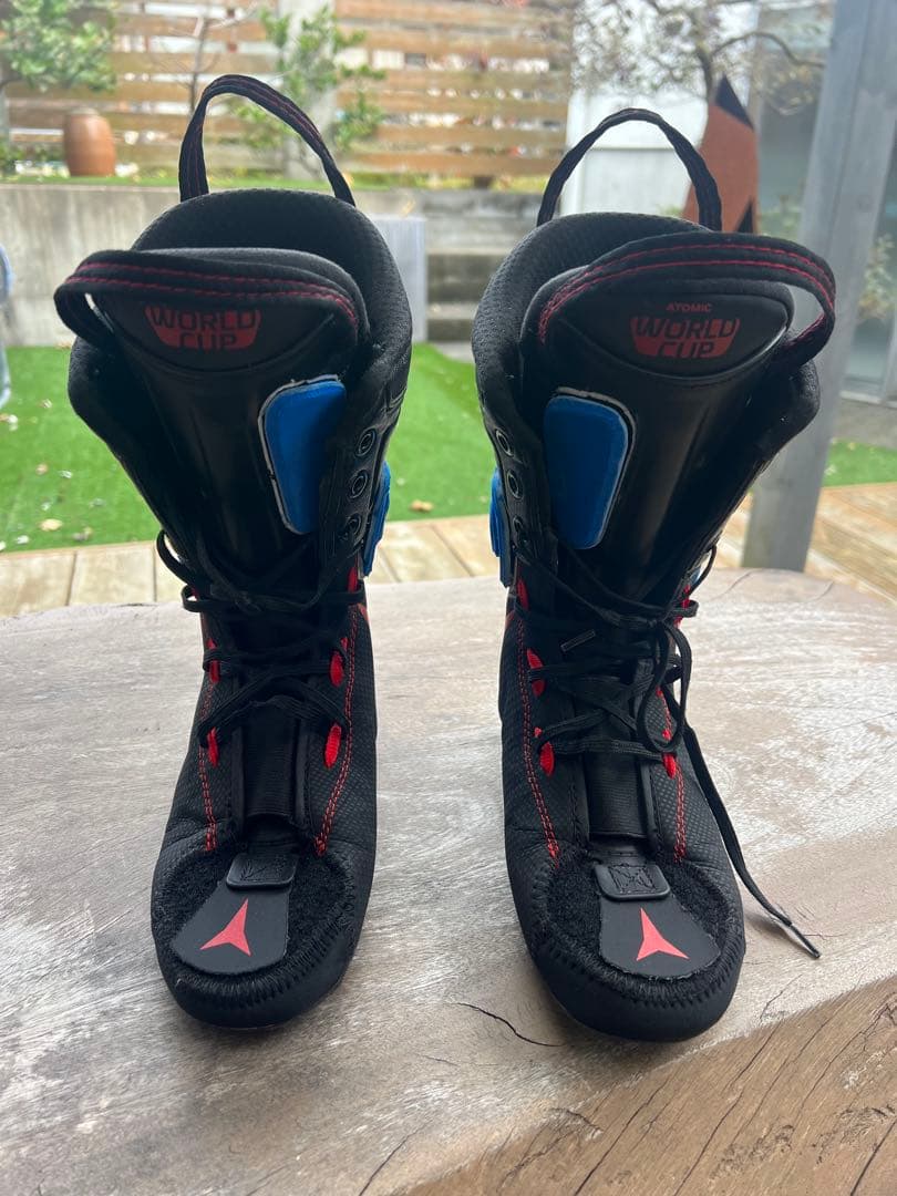 ATOMIC 22.5センチ　スキー用ブーツ レッド