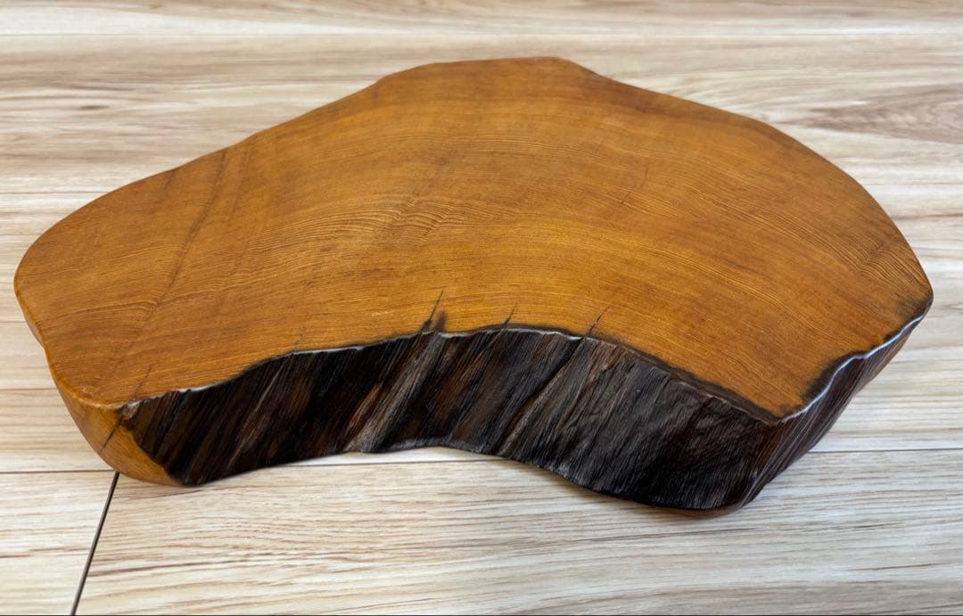 屋久杉花台 （横32.5cm✖️縦23cm✖️厚さ3cm）