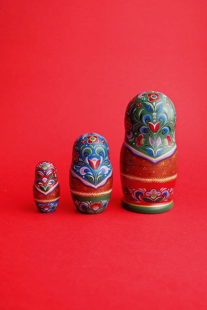 クリスマスセール♪ロシア雑貨☆冬マトリョーシカ3P『りんご ヤーブラカ』オリガ作