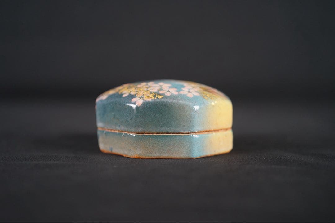 十二代 坂高麗左衛門 (熊峰) 萩陶彩華枝垂桜図八角香合 共箱 茶道具