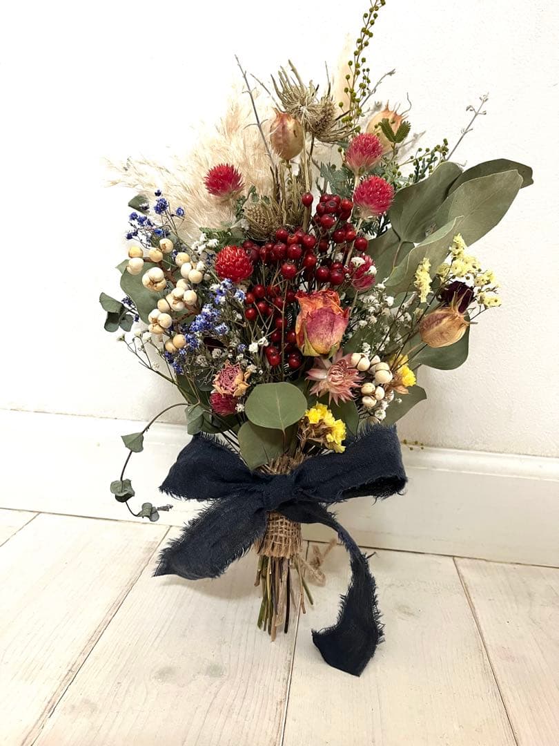 春待ちスワッグ③ ドライフラワーの花束　赤い千日紅と赤い実のインテリア雑貨