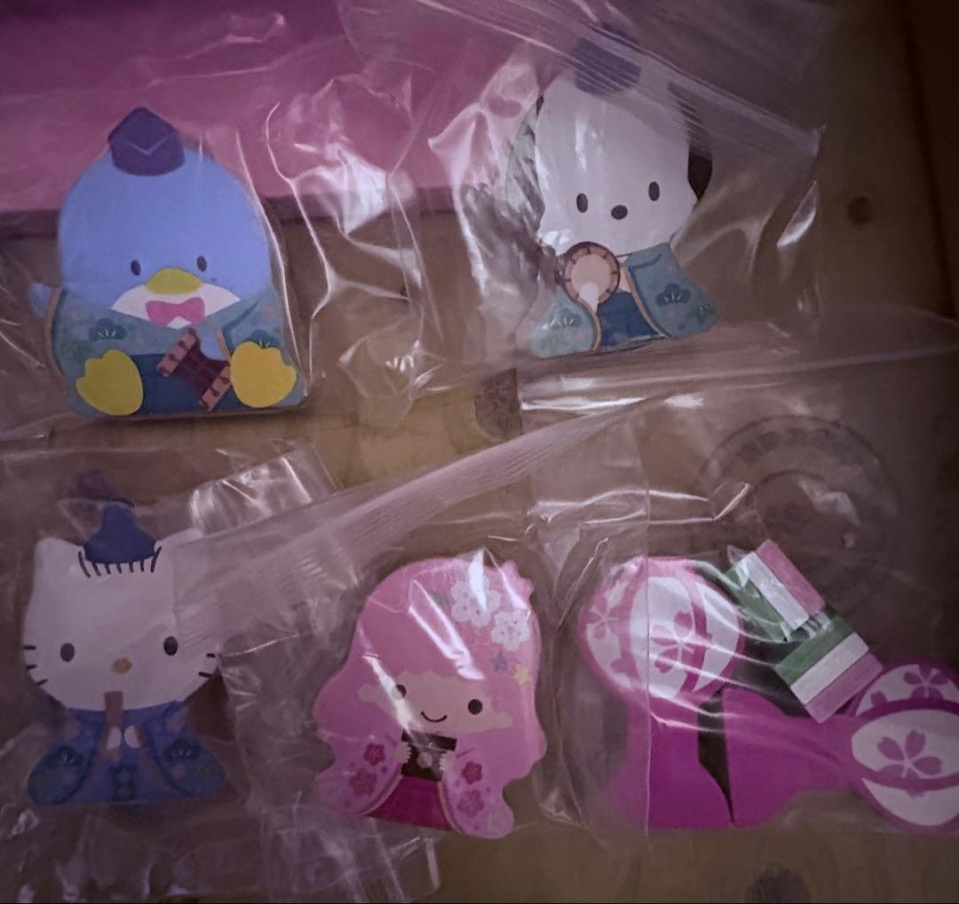 サンリオキャラクターズ　雛祭り　雛人形　木製　おひなさま