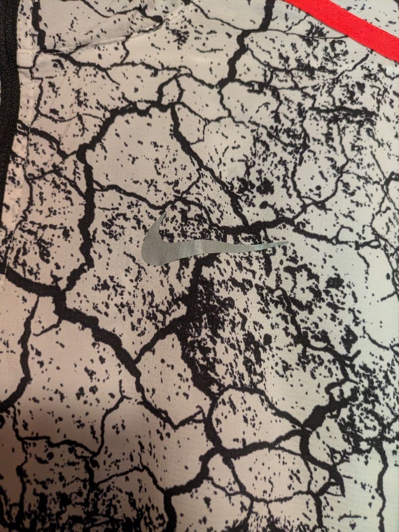 激レア　ナイキ　エンチャントインポッシブリーライトジャケット メンズ　L