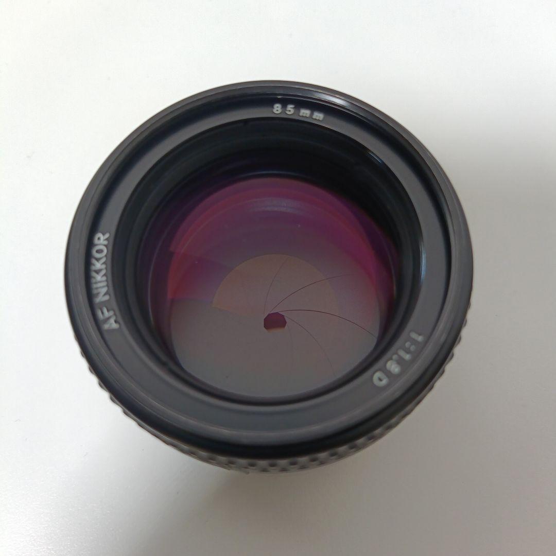Nikon AF Nikkor 85mm f/1.8 D レンズ【フード付き】