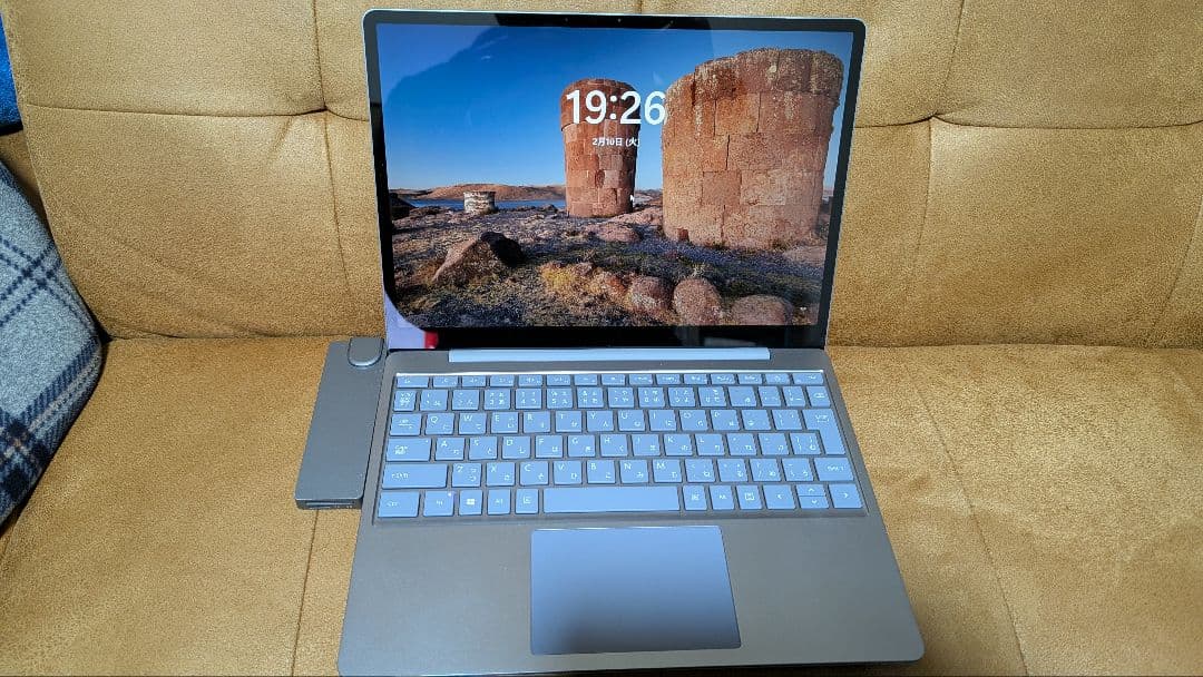 Microsoft Surface Laptop go 12.4インチ