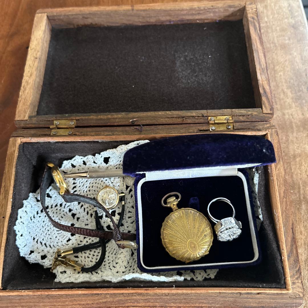 ホ*》様 ゴールドアナログ腕時計とブレスレットウォッチセット