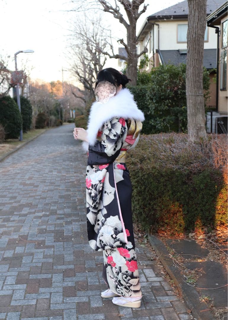 【成人式・前撮り】振袖 フルセット 黒×ピンク 古典柄 ファーショール付き 美品