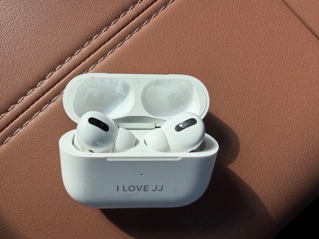 AirPods pro2本体 ホワイト 充電ケース付き
