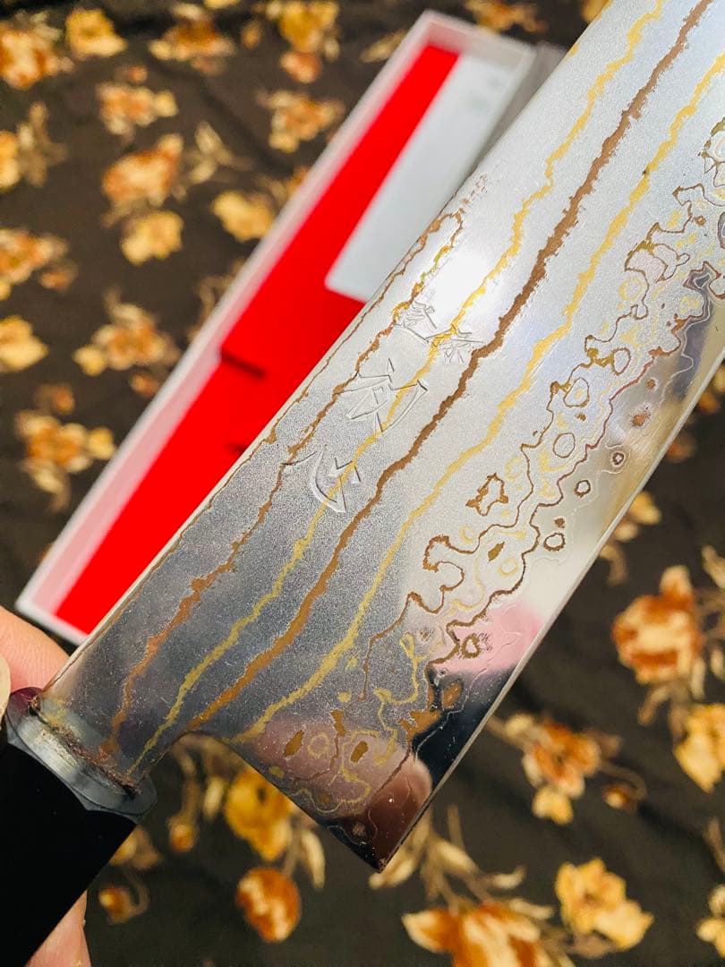 牛刀210mm HATSUKOKORO初心 青二鋼 有色ダマスカス 黒檀八角柄