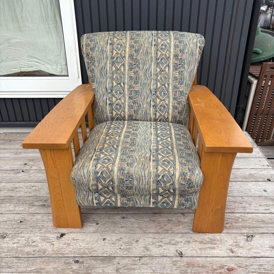 ② カリモク 木製アームチェア 1人掛けソファ 木製 北欧レトロ ファブリック