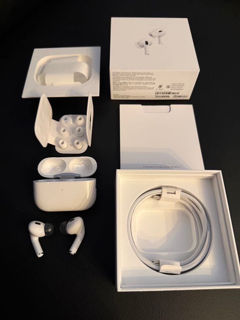 AirPods pro2 (usb-c)＋ケース2個＋イヤーピース