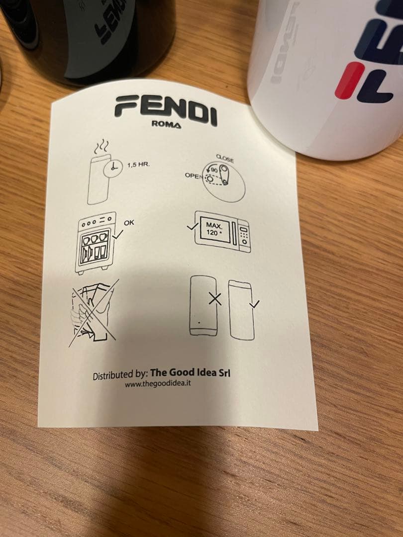 FENDI 水筒セット 黒・白
