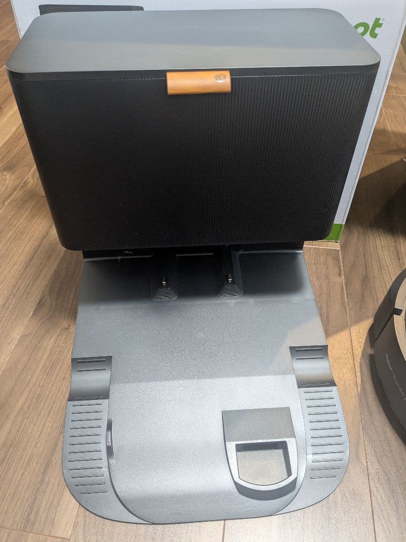 【購入翌日発送】iRobot Roomba j7+ 本体 自動ゴミ収集機能付き