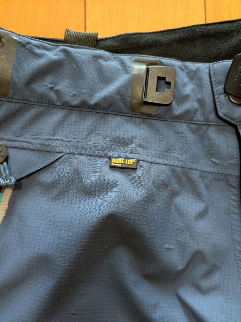 人気ホグロフス GORE-TEX上下セット　Ｓサイズ　スキー・スノーボードウエア