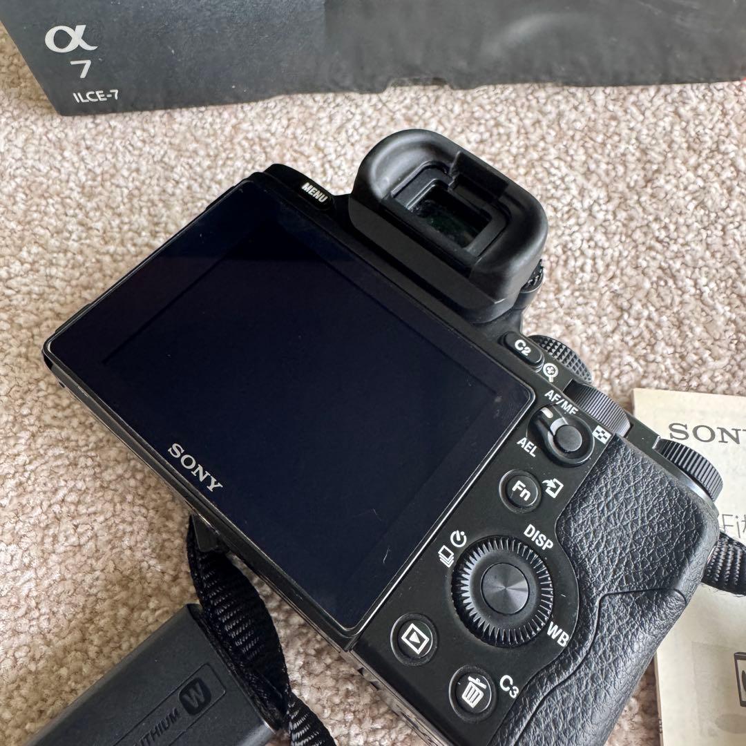 美品/SONY α7 (ILCE-7) 本体＋バッテリー2個＋ストラップ＋説明書