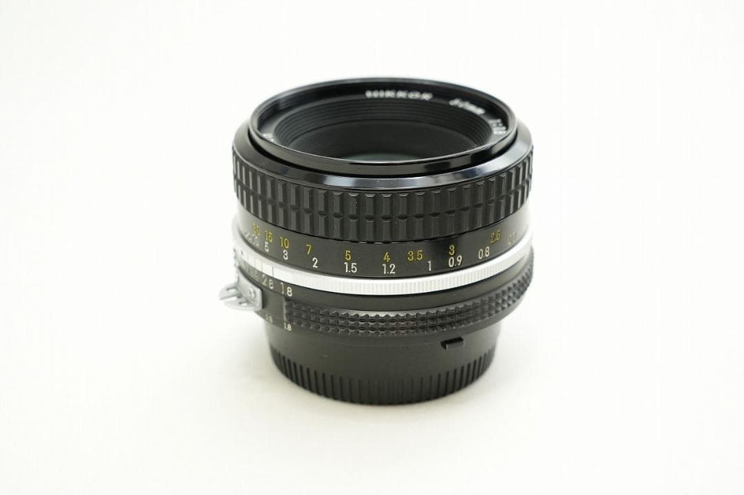 純正フード付き 単焦点　Nikon Ai NIKKOR 50mm F1.8
