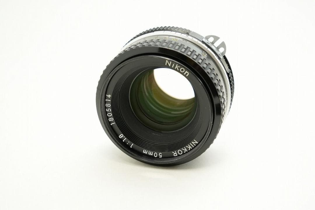 純正フード付き 単焦点　Nikon Ai NIKKOR 50mm F1.8