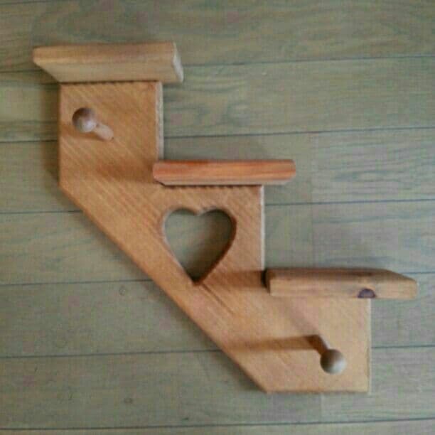 SOLD  OUT!ハンドメイド　カントリーなハートのシェルフ