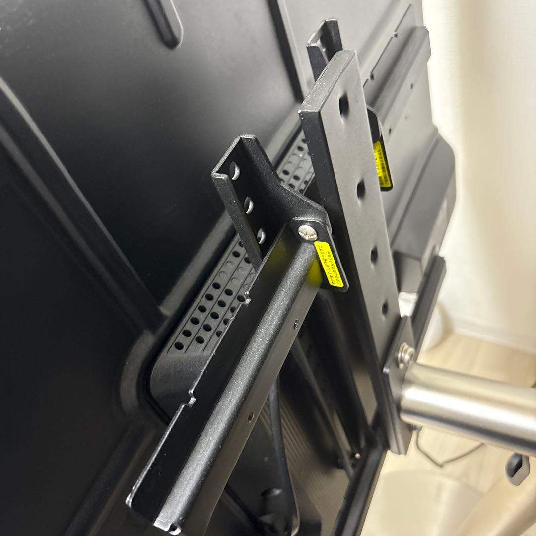 EQUALS イコールズ WALL 壁寄せテレビスタンド付　ハイセンス40型