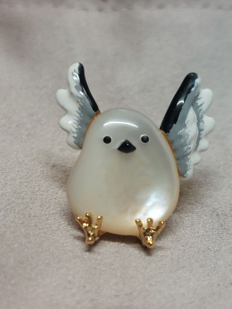 新品　STORY掲載　ヴァンドームブティック　シマエナガ　ピンブローチ